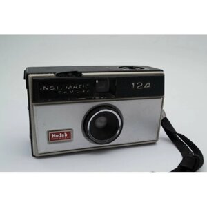 Камера винтажная Kodak 124 Instamatic с ремешком