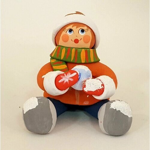 Мальчик со снежком, Ковровская глиняная игрушка, ручная авторская работа