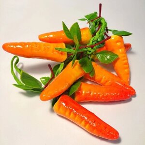 Морковь искусственная на ветке - 8 шт / Декор для дома, кафе, ресторана