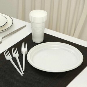 Набор пластиковой одноразовой посуды на 6 персон "Пикник", тарелки d=20.5 см, стаканы 200 мл, вилки, цвет белый