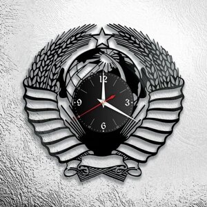 Настенные часы из виниловой пластинки с изображением Серпа и Молота