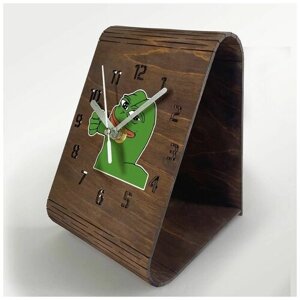 Настольные часы из дерева, цвет венге, яркий рисунок мемы лягушка пепе - 57