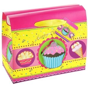 Упаковка для подарков Сундучок с пирожными Happy Birthday 30х25х13 см.