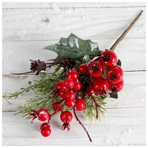 Декор "Зимнее очарование" красные ягоды снежинка, 22 см