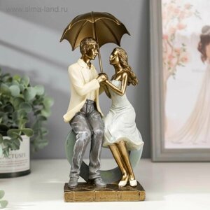 Сувенир полистоун романтика . Посиделки влюблённых под зонтом .26х9,5х11,5 см .