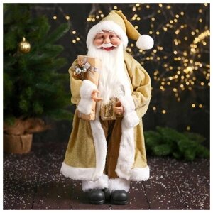 Зимнее волшебство Дед Мороз "В колпачке, подарком и ягодами" 46 см, золото