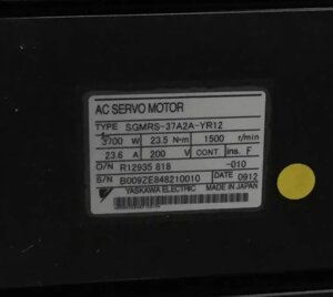 Сервомотор AC SERVO MOTOR SGMRS-30A2A-YR12 / SGMRS-37A2A-YR12