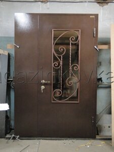 Дверь кованая «Эльмира Х» металлическая двустворчатая с ковкой и стеклопакетом