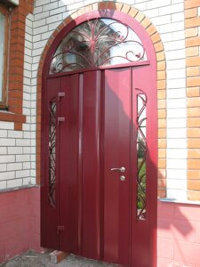 Дверь кованая металлическая арочная с ковкой стеклопакетом и металлоизгибом
