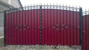 Ворота кованые «Прага Х» металлические арочные с профлистом