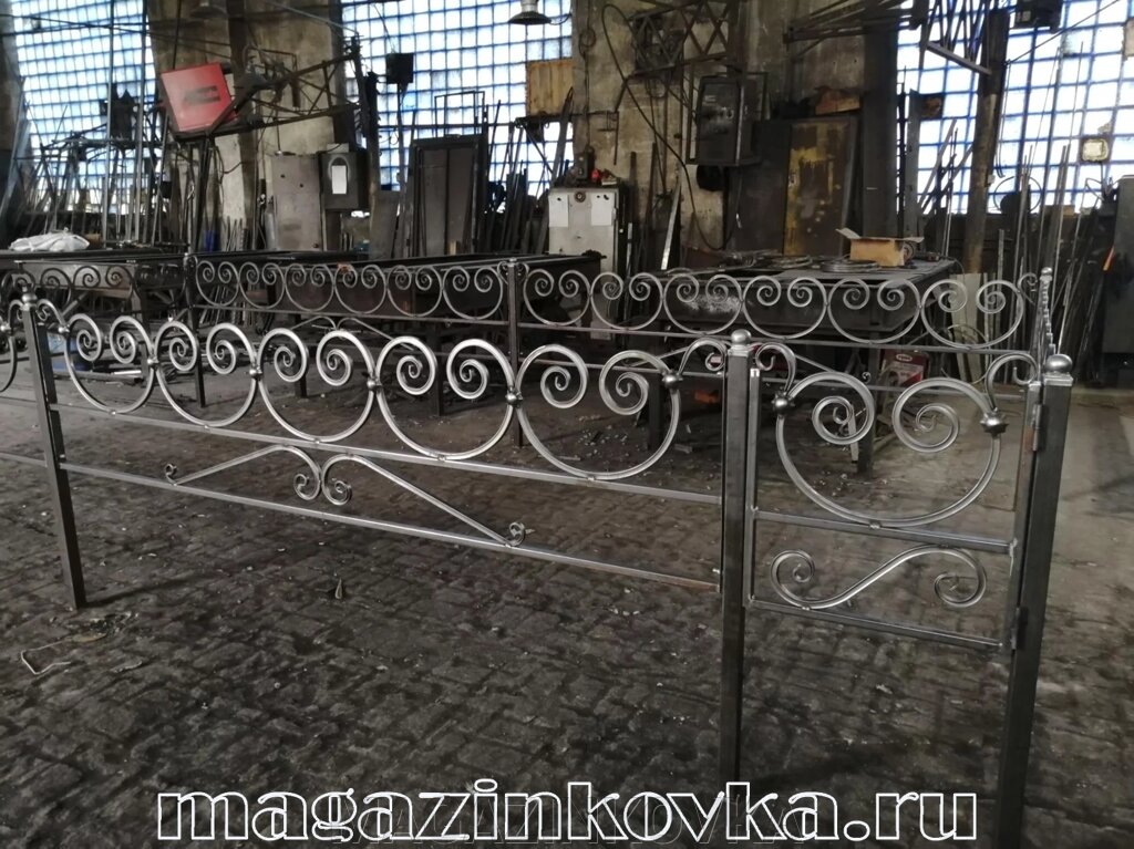 Ритуальная оградка кованая металлическая «Сириус 15Х» - доставка
