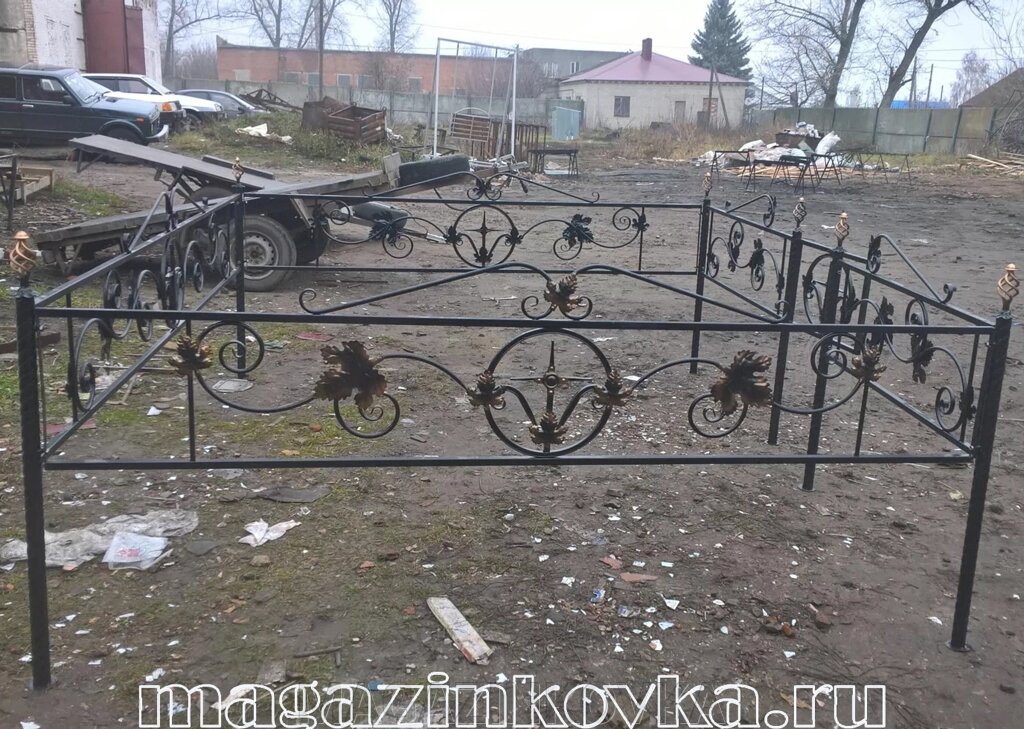 Ритуальная оградка кованая металлическая «Кованый лист 2Х» от компании MAGAZINKOVKA - фото 1