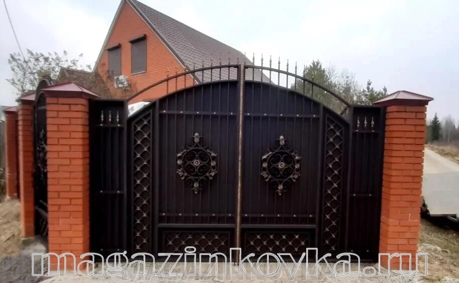 Ворота кованые «Русь-Узорные Х» металлические арочные от компании MAGAZINKOVKA - фото 1