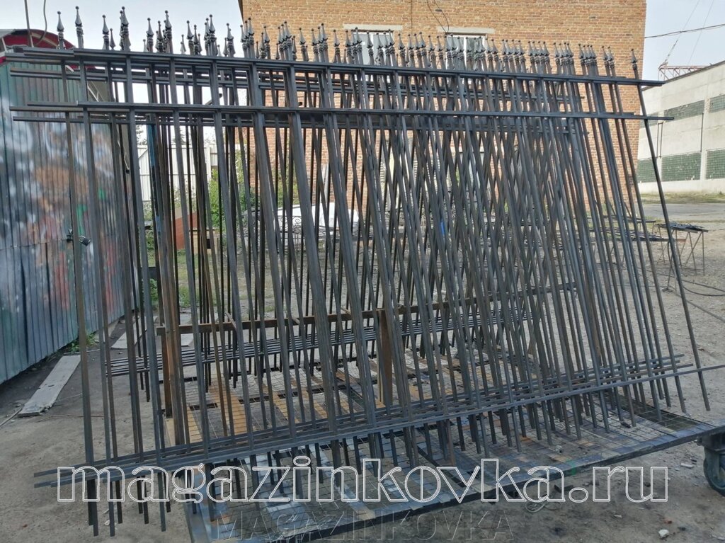 Забор  кованый «Квадрат X» металлический прямой от компании MAGAZINKOVKA - фото 1