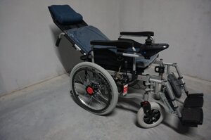 Кресло коляска инвалидная с поручнями и ручным наклоном спинки и ног FD20