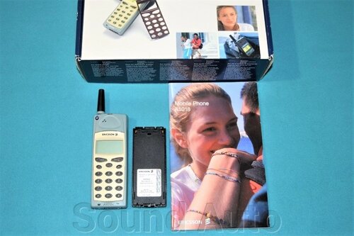 Мобильный телефон Ericsson A1018s Light Steel Blue Полный комплект Новый