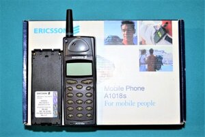 Мобильный телефон Ericsson A1018s Storm Black Полный комплект Новый
