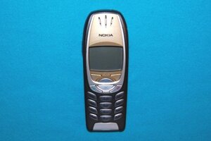 Мобильный телефон Nokia 6310 Black/Gold Как новый