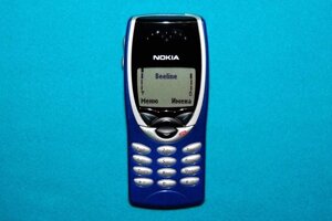 Мобильный телефон Nokia 8210 Новый