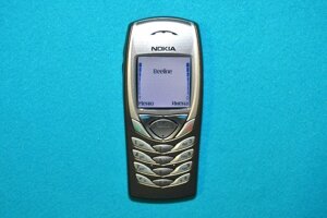 Мобильный телефон Nokia 6100 Gold Новый