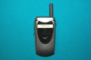 Мобильный телефон Motorola V60 Как новый в Москве от компании Sound Auto