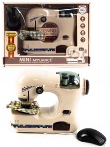 Набор игрушечной бытовой техники "Швейная машина" со световыми эффектами / 6739A