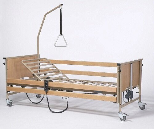 Кровать функциональная 4-х секционная электрическая Vermeiren LUNA Basic (в комплекте с матрасом) от компании Арсенал ОПТ - фото 1