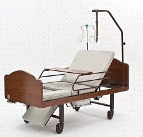 Кровать медицинская функциональная DHC FF-3 механическая с санитарным оснащением от компании Арсенал ОПТ - фото 1