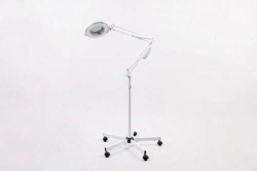 Лампа-лупа косметологическая на штативе SD-2021A от компании Арсенал ОПТ - фото 1