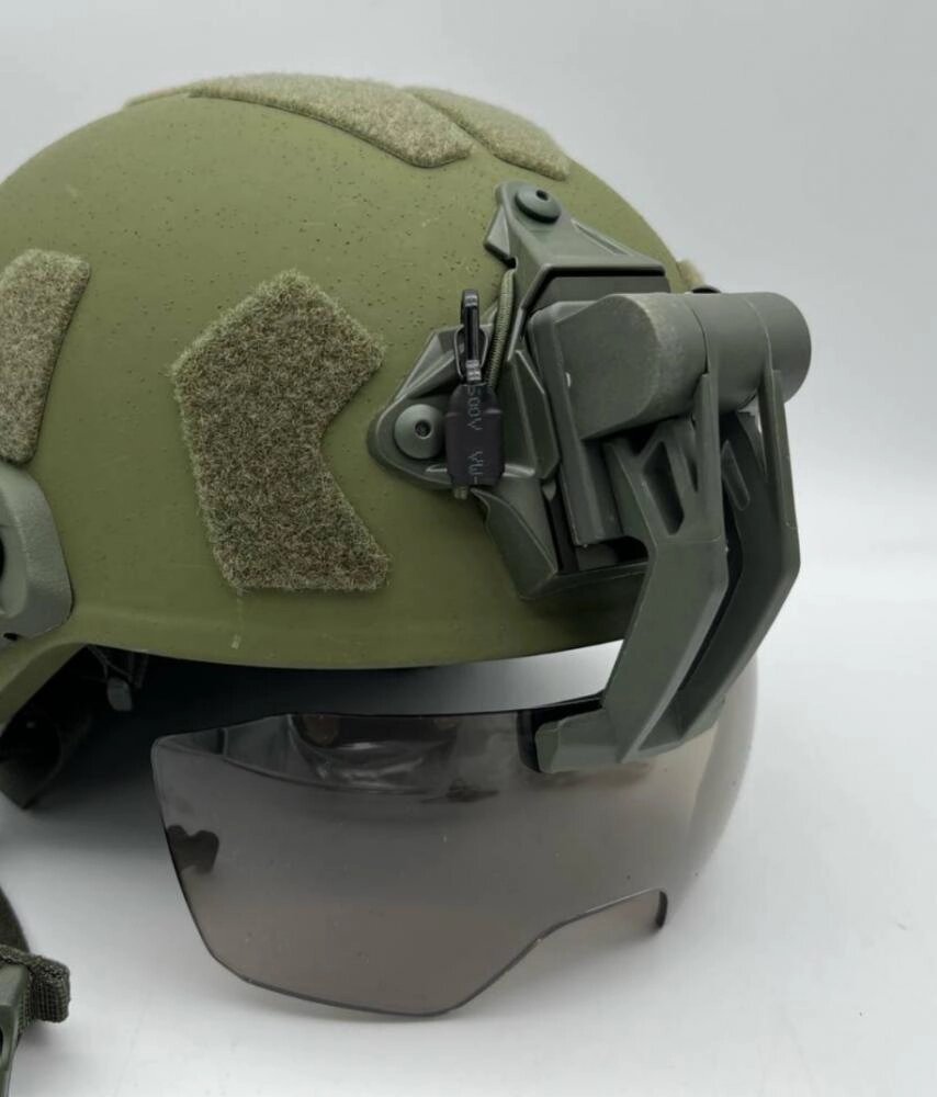 Откидные флип очки с кронштейном на шрауд для тактического шлема/ олива с дымчатым стеклом оптом от компании Арсенал ОПТ - фото 1