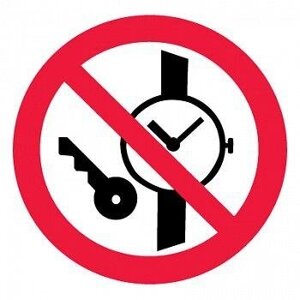 Знак Эксклюзив P27 Запрещается иметь при (на) себе металлические предметы (часы и т. п.) (размер 200х200)