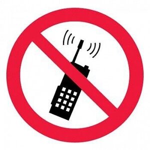 Знак Эксклюзив P18 Запрещается пользоваться мобильным (сотовым) телефоном или переносной рацией (размер