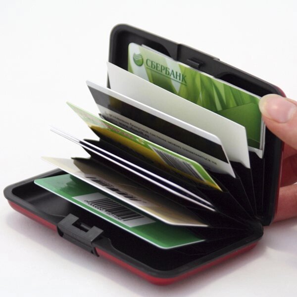 Футляр-кейс для пластиковых карт и визиток красный - скидка